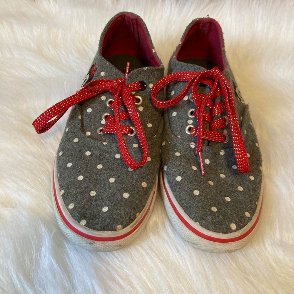 Minnie Mouse Shoes - Picture 2 of 8